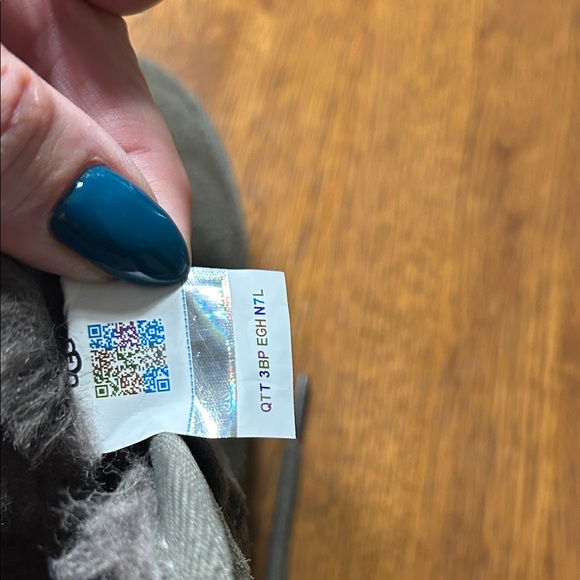 UGG Women’s Neumel Taupe Suede Chukka Boots Size 7 - Picture 11 of 12